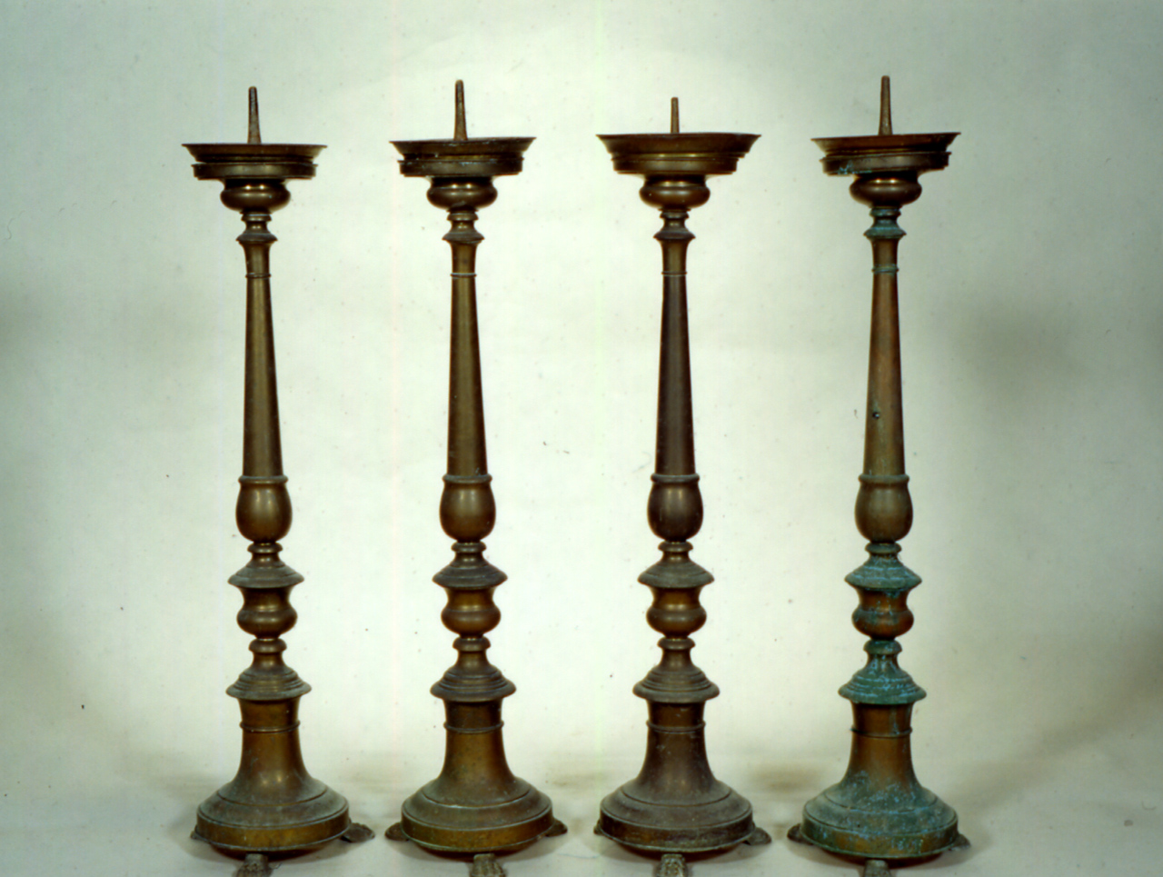 candeliere, serie - produzione Italia centrale (prima metà sec. XX)