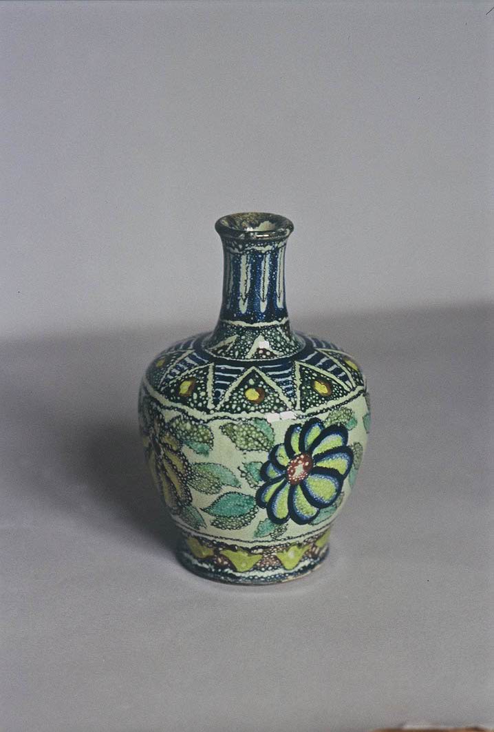 bottiglia, elemento d'insieme - manifattura marchigiana (secondo quarto sec. XX)