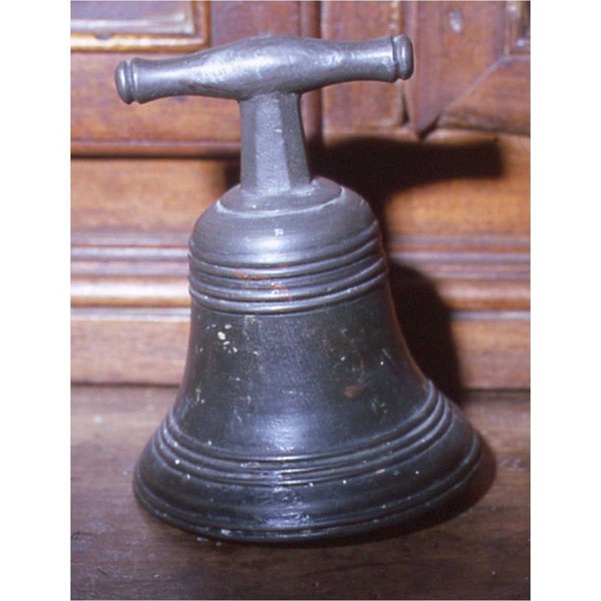 campana - bottega marchigiana (fine/inizio secc. XIX/ XX)