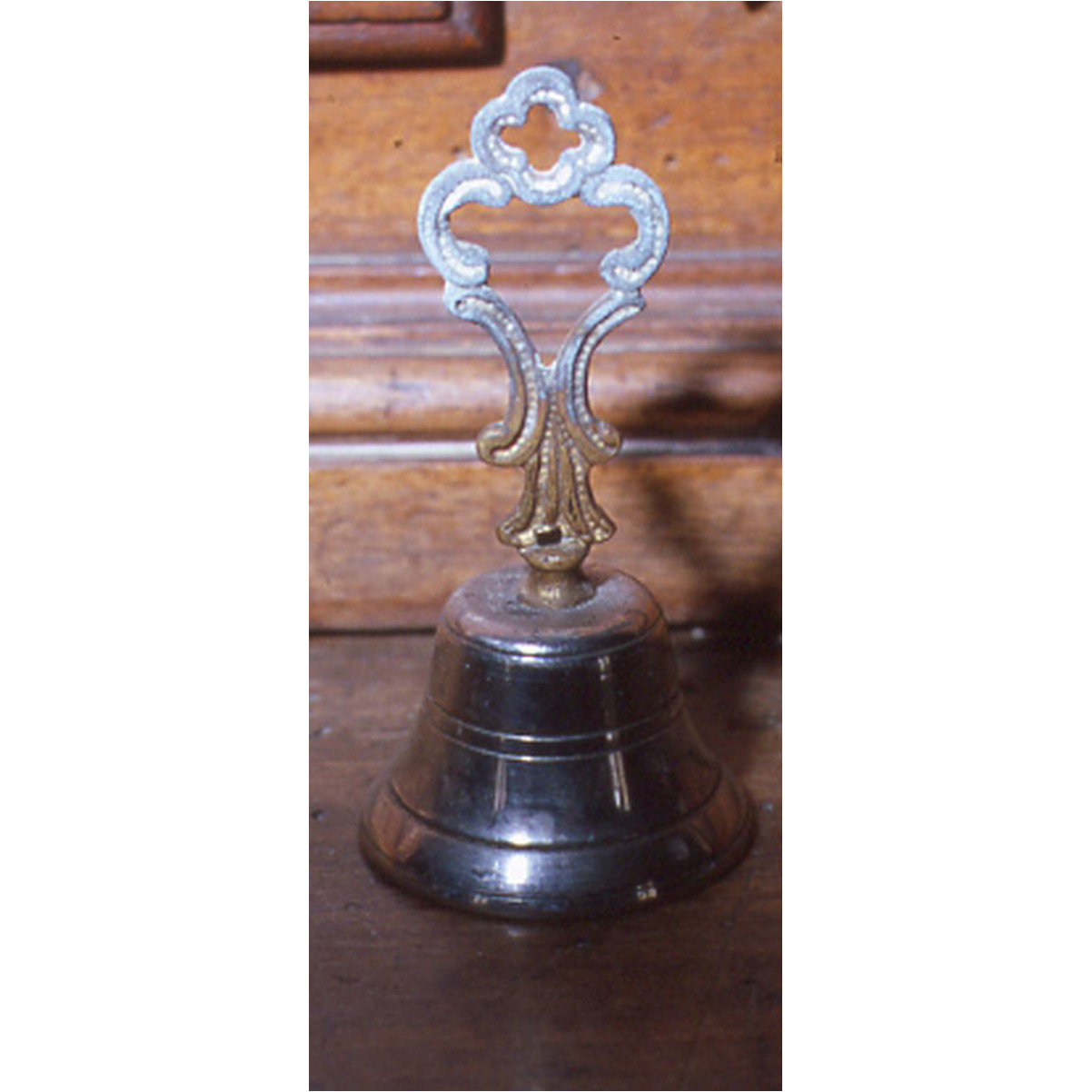 campanello d'altare - bottega marchigiana (fine/inizio secc. XIX/ XX)