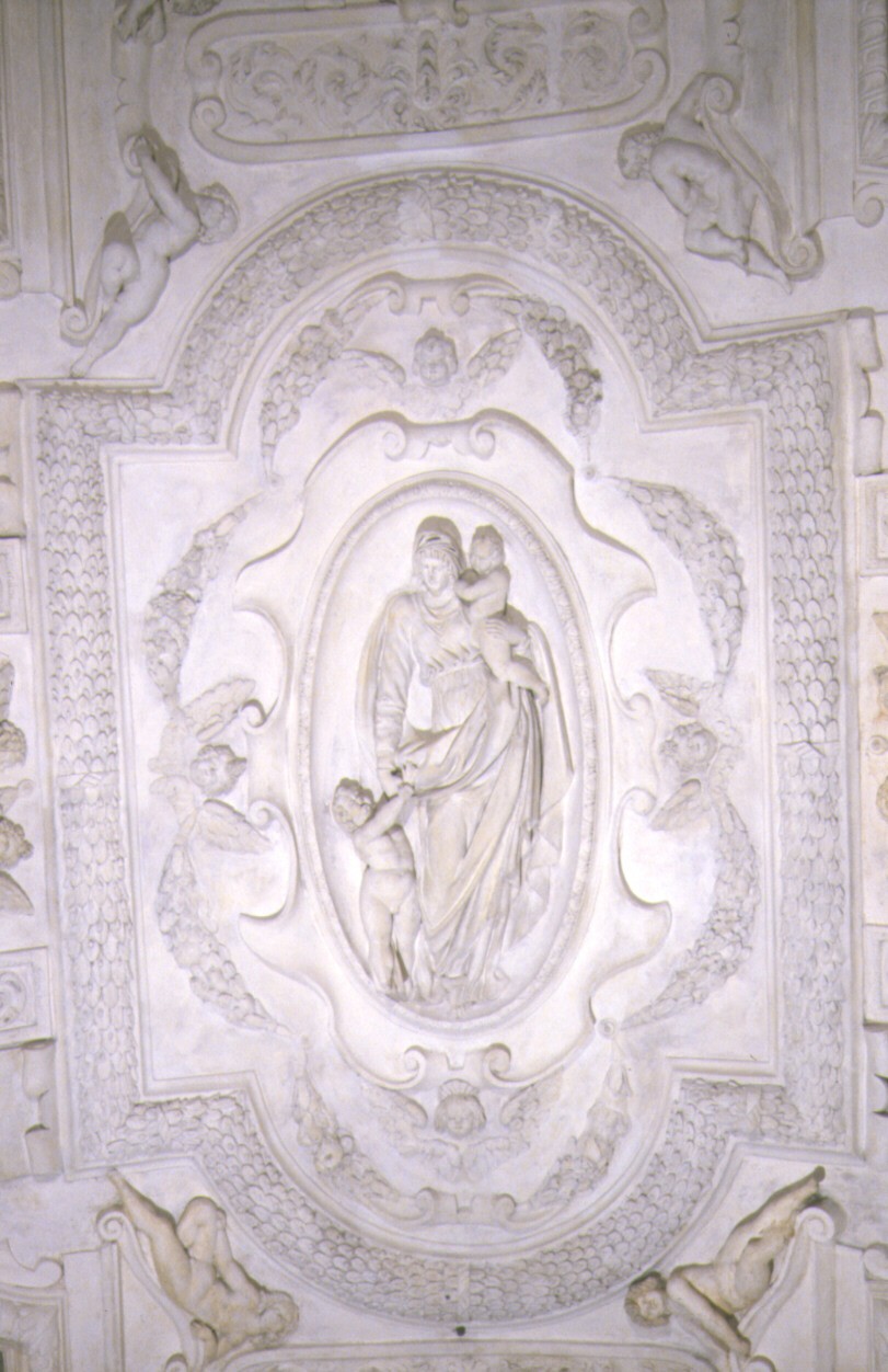 Carità (scultura, elemento d'insieme) - bottega marchigiana (seconda metà sec. XVI)