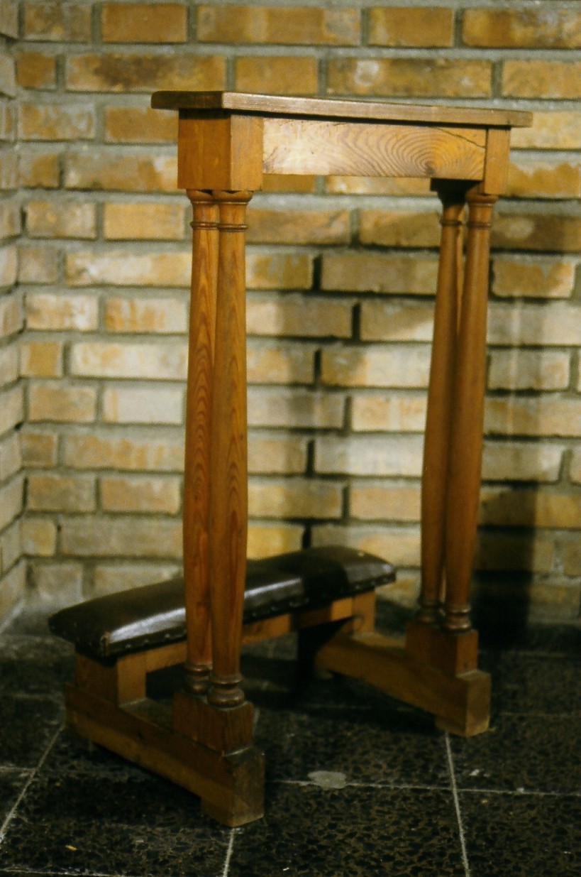 inginocchiatoio - ambito italiano (primo quarto sec. XX)