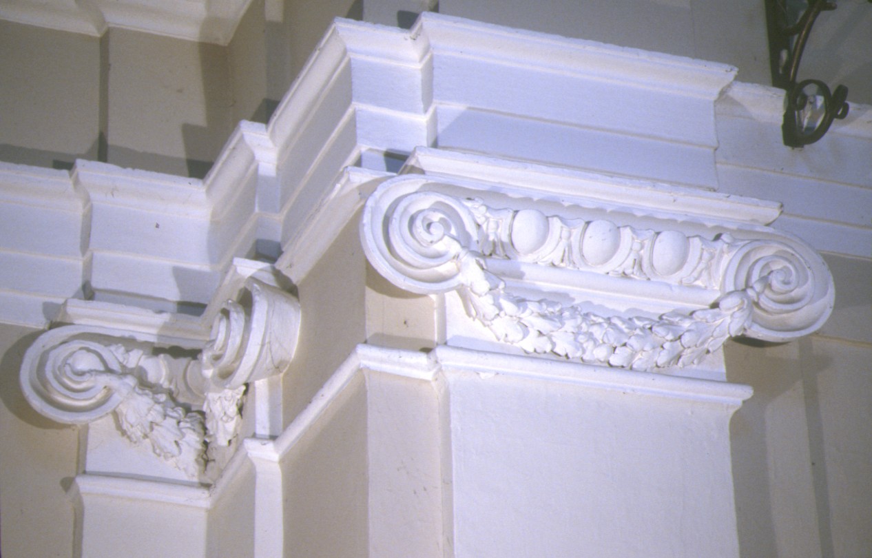 capitello di lesena, serie - bottega marchigiana (fine sec. XVIII)