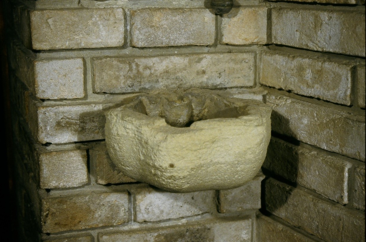 acquasantiera da parete - ambito marchigiano (seconda metà sec. XVIII)