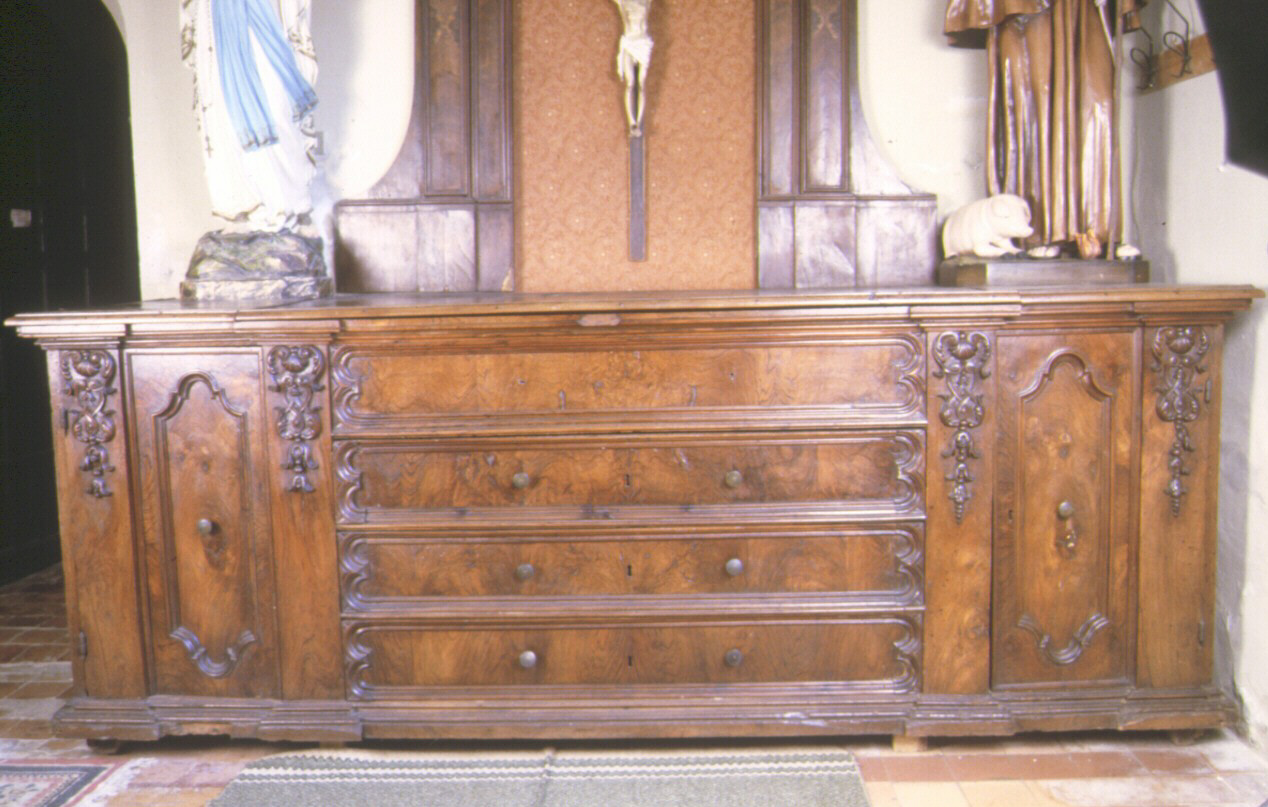 mobile da sacrestia, elemento d'insieme - ambito marchigiano (sec. XVIII)