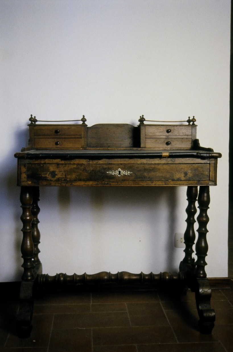 scrittoio - bottega marchigiana (seconda metà sec. XIX)