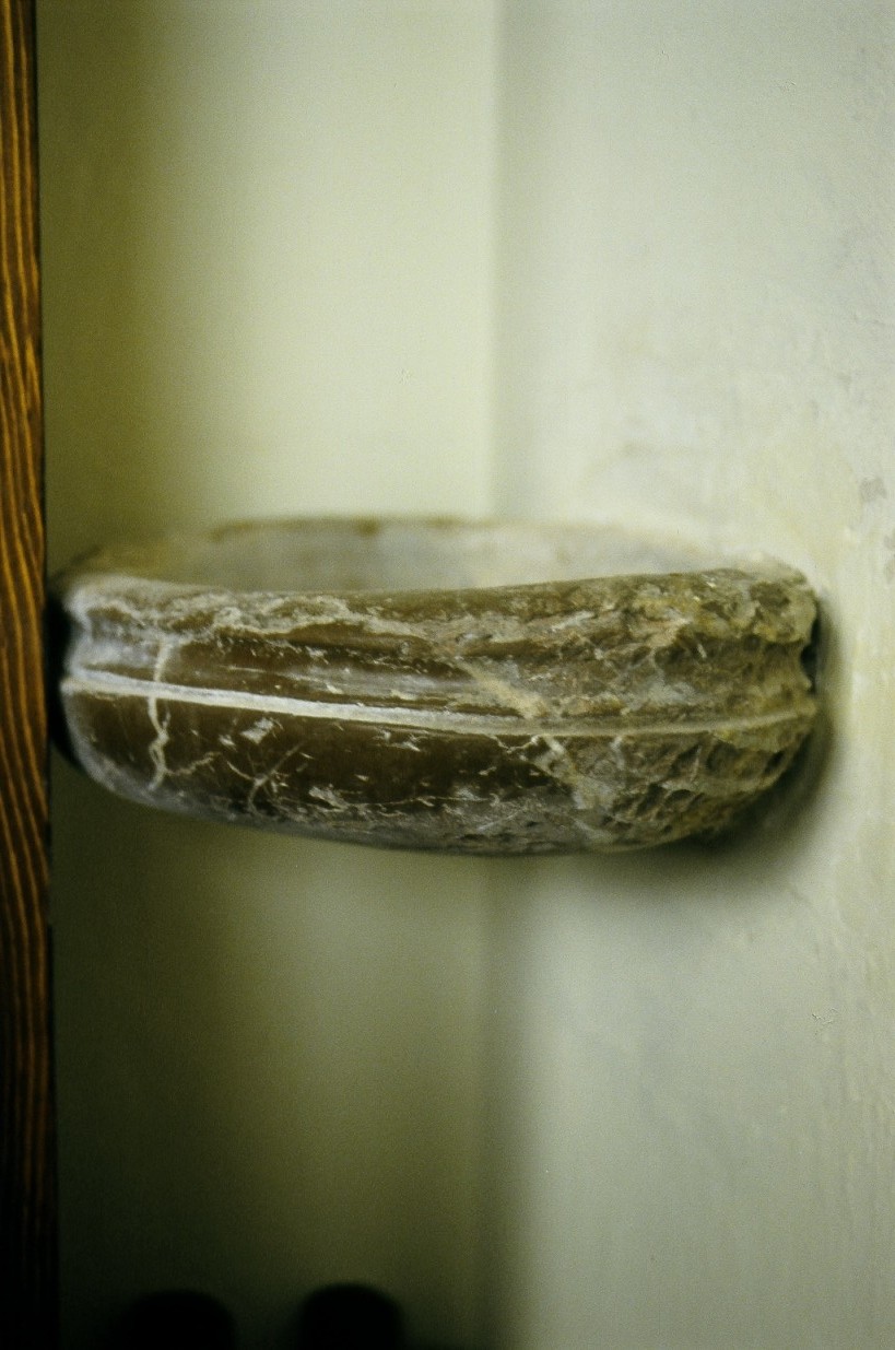 acquasantiera - ambito marchigiano (metà sec. XVIII)