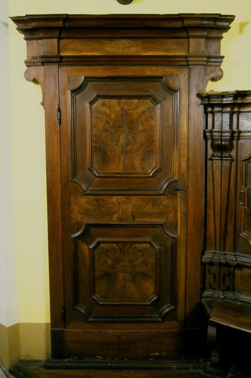 porta - ad un battente, coppia - ambito marchigiano (seconda metà sec. XVIII)