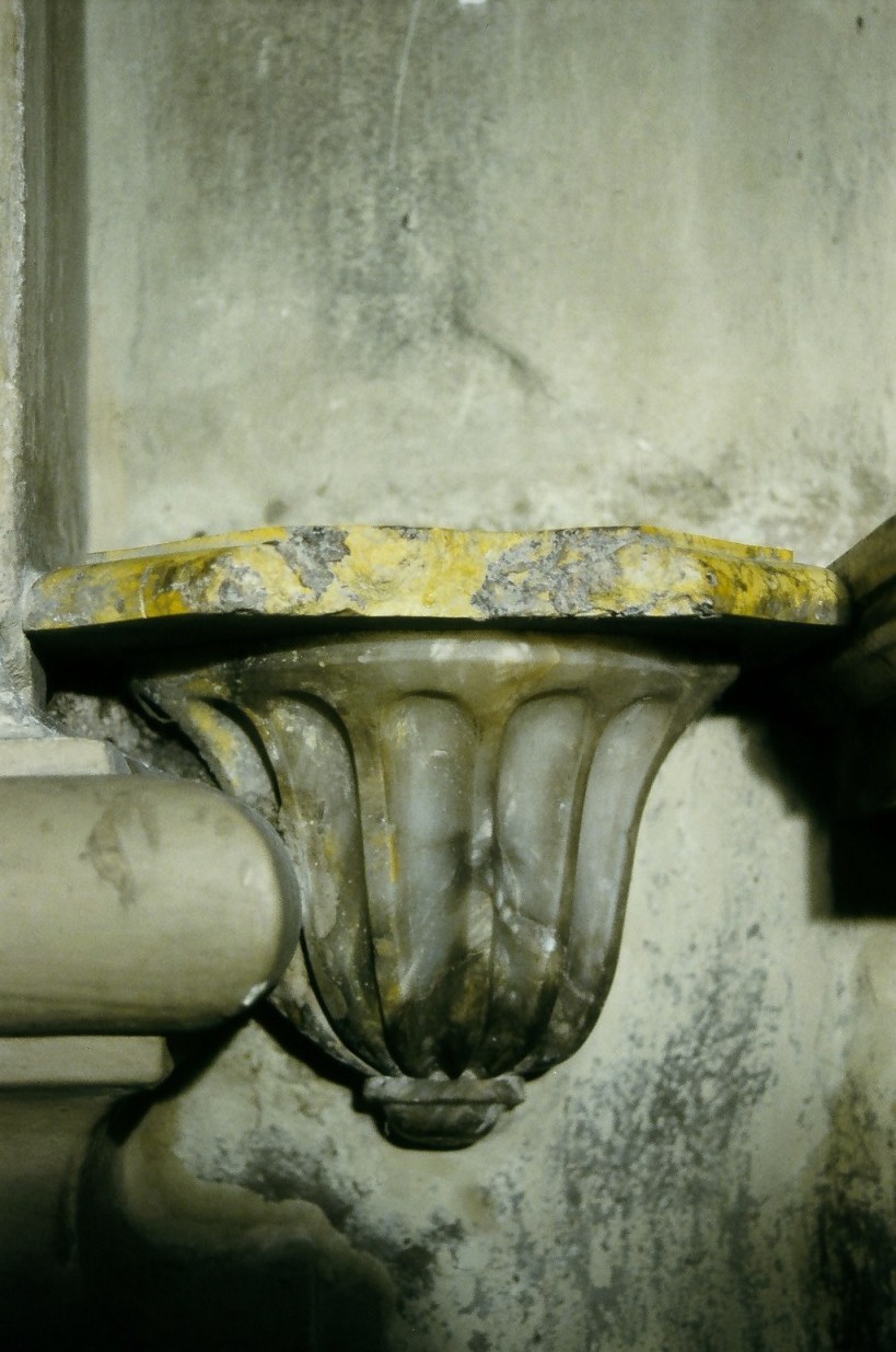 mensola, serie - bottega marchigiana (ultimo quarto sec. XVIII)