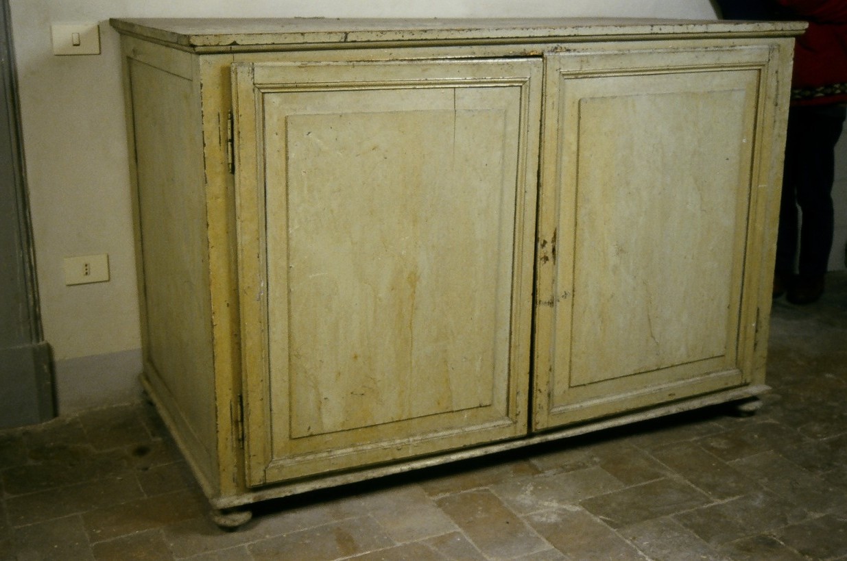 credenza - bottega marchigiana (prima metà sec. XVIII)