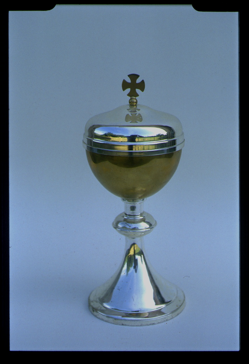 pisside - ambito marchigiano (prima metà sec. XX)