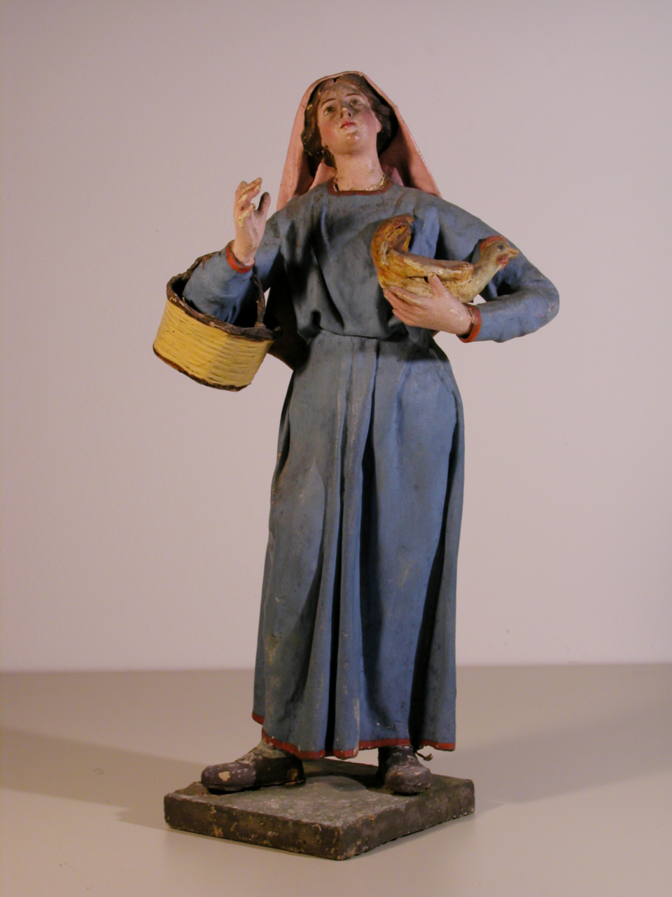 figura femminile di offerente (statuetta di presepio, elemento d'insieme) - bottega pugliese (sec. XIX)