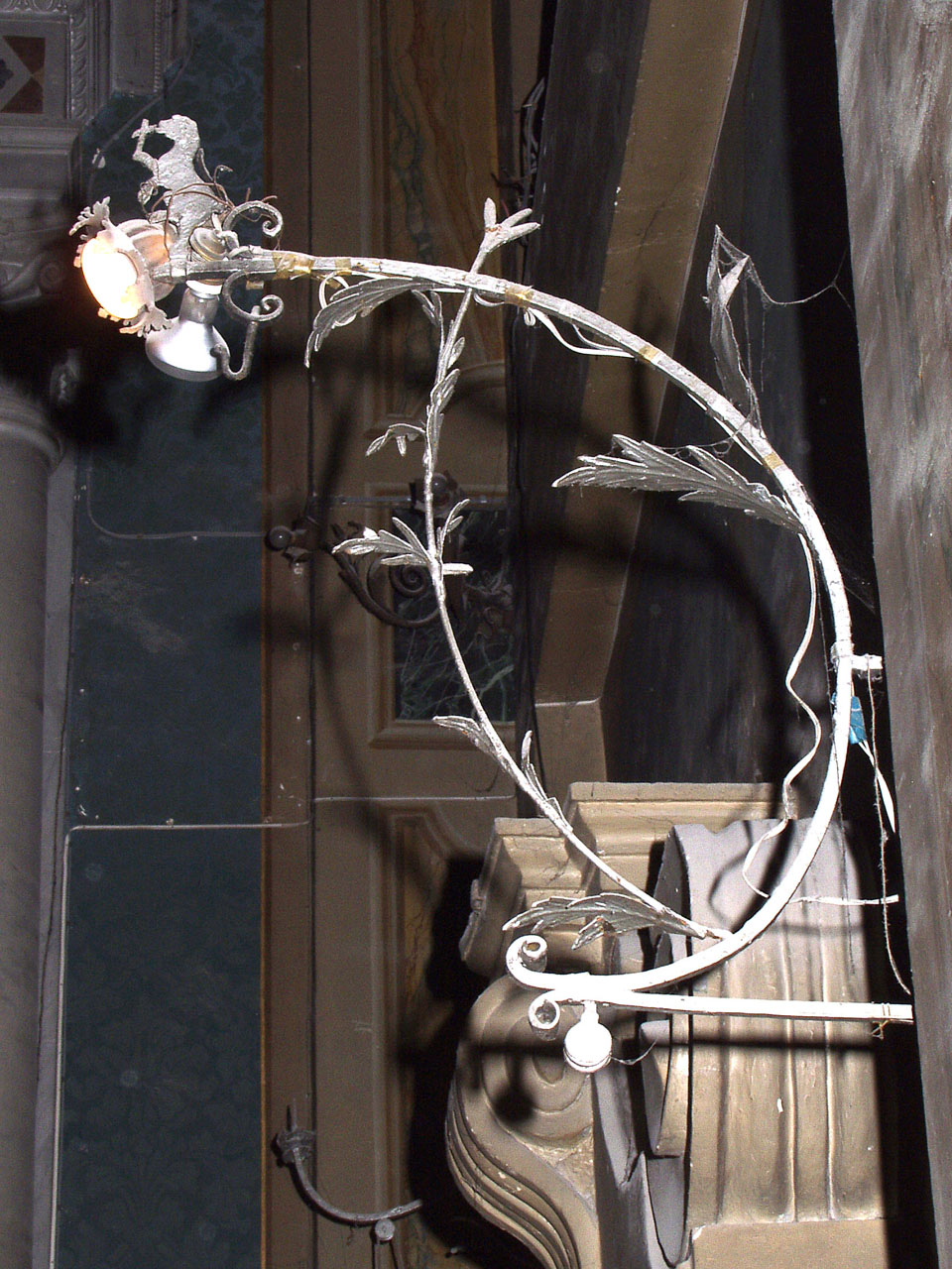 braccio di candelabro - bottega marchigiana (prima metà sec. XX)