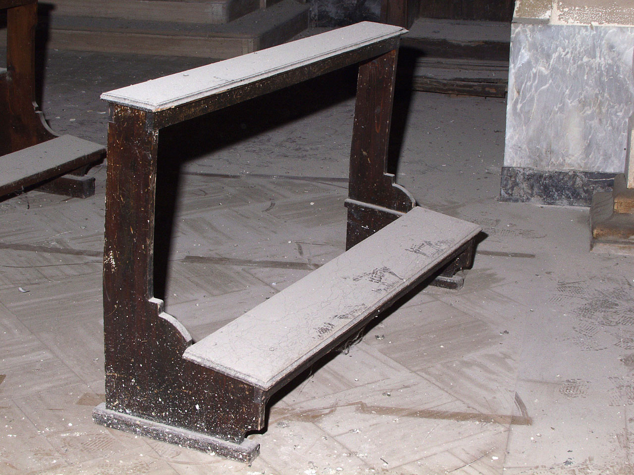 inginocchiatoio, coppia - bottega marchigiana (prima metà sec. XX)