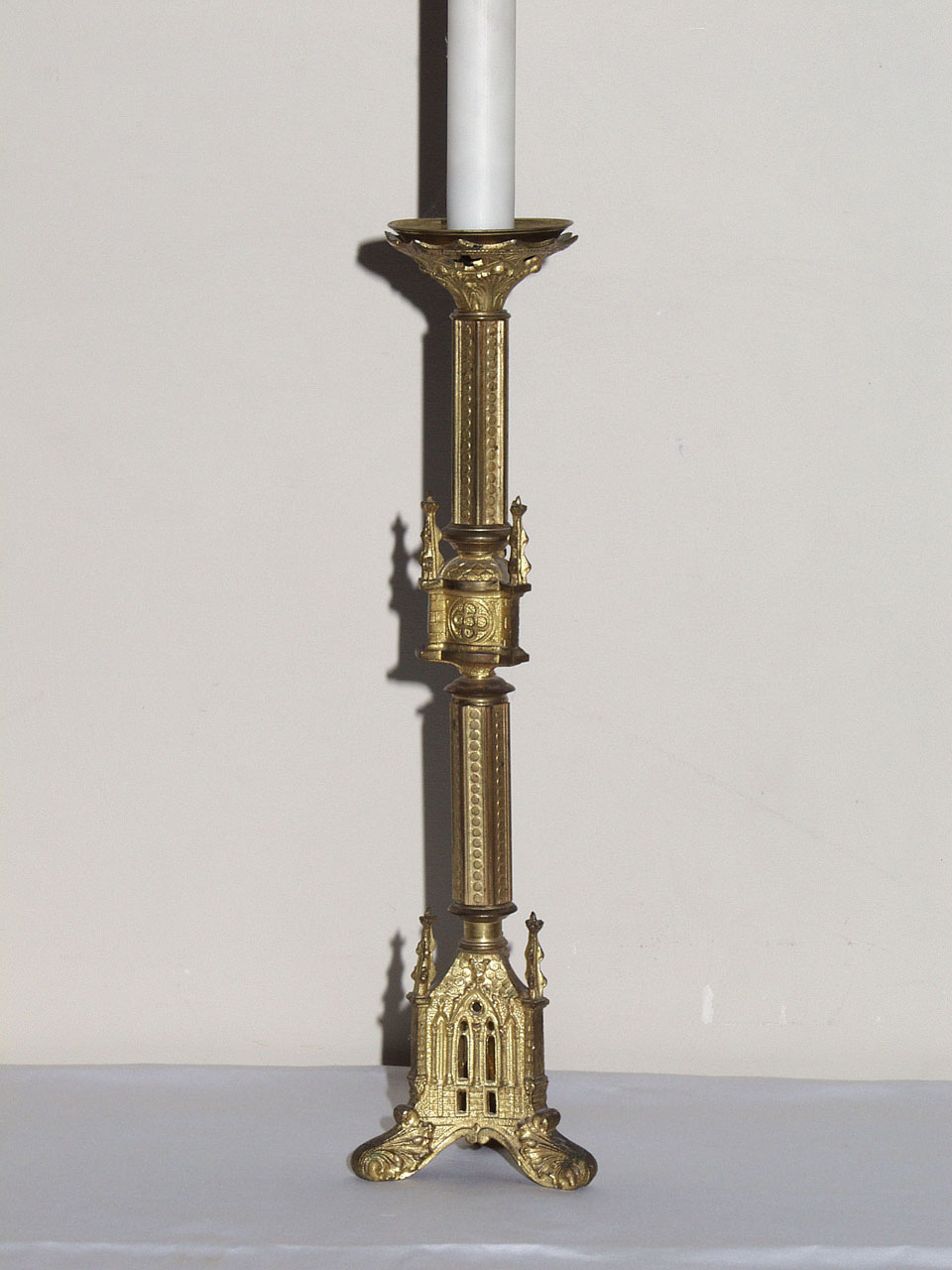 candeliere, serie - bottega marchigiana (secondo quarto sec. XX)