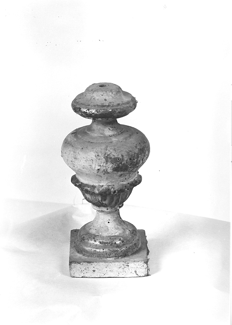 vaso d'altare con composizione floreale - bottega marchigiana (sec. XVIII, sec. XIX)