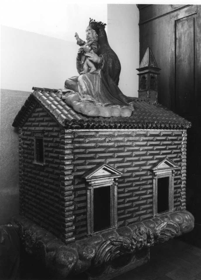 Madonna con Bambino e Santa Casa di Loreto (gruppo scultoreo) - bottega marchigiana (sec. XVII)