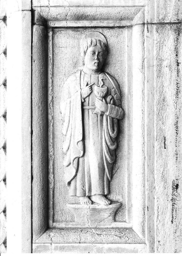 San Giovanni Evangelista (rilievo, elemento d'insieme) di Giovan Battista da Bissone (e aiuti) (sec. XVI)