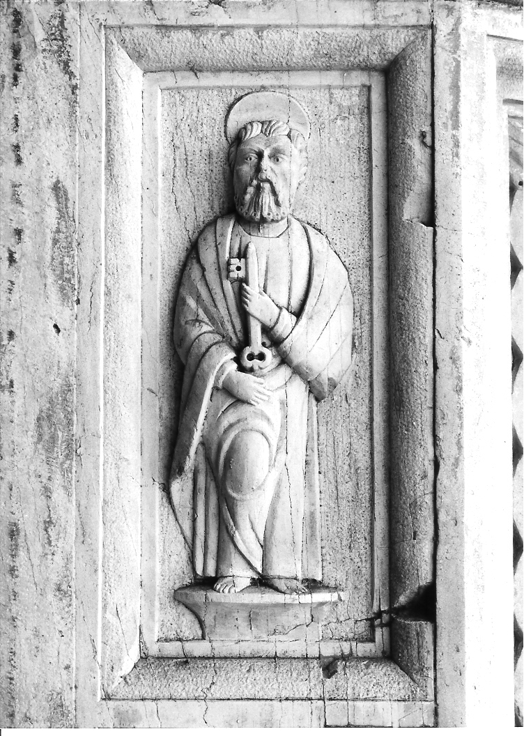 San Pietro (rilievo, elemento d'insieme) di Giovan Battista da Bissone (e aiuti) (sec. XVI)