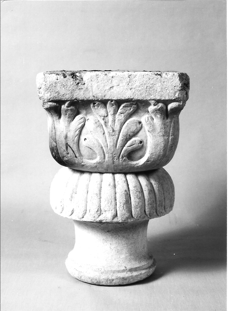 capitello - bottega marchigiana (sec. XVI)