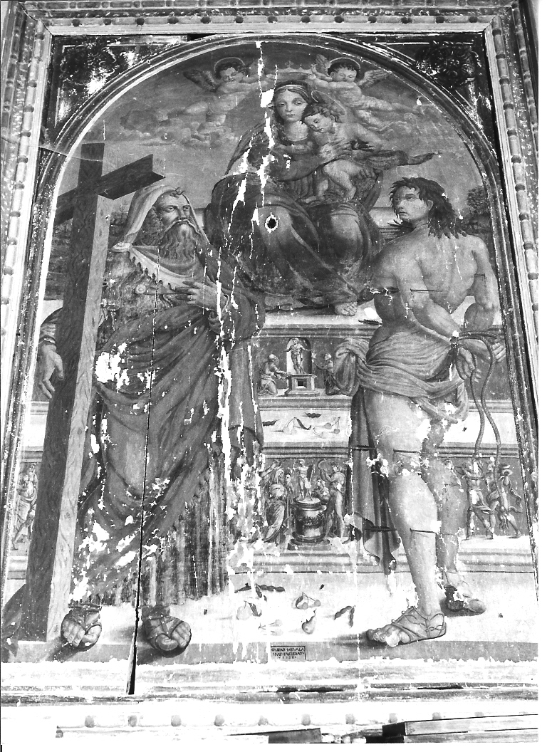 Madonna con Bambino in trono tra Sant'Andrea e San Sebastiano (dipinto) di Angelucci Camillo di Gaspare (sec. XVI)