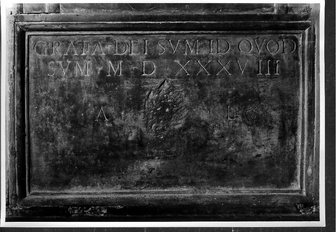 lapide tombale - bottega marchigiana (sec. XVI)