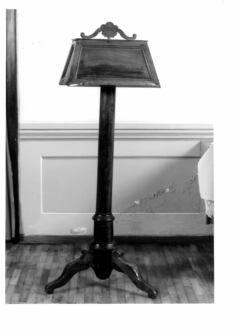 leggio - bottega marchigiana (ultimo quarto sec. XIX)