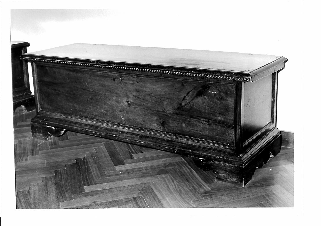 cassapanca - bottega marchigiana (fine sec. XVIII)