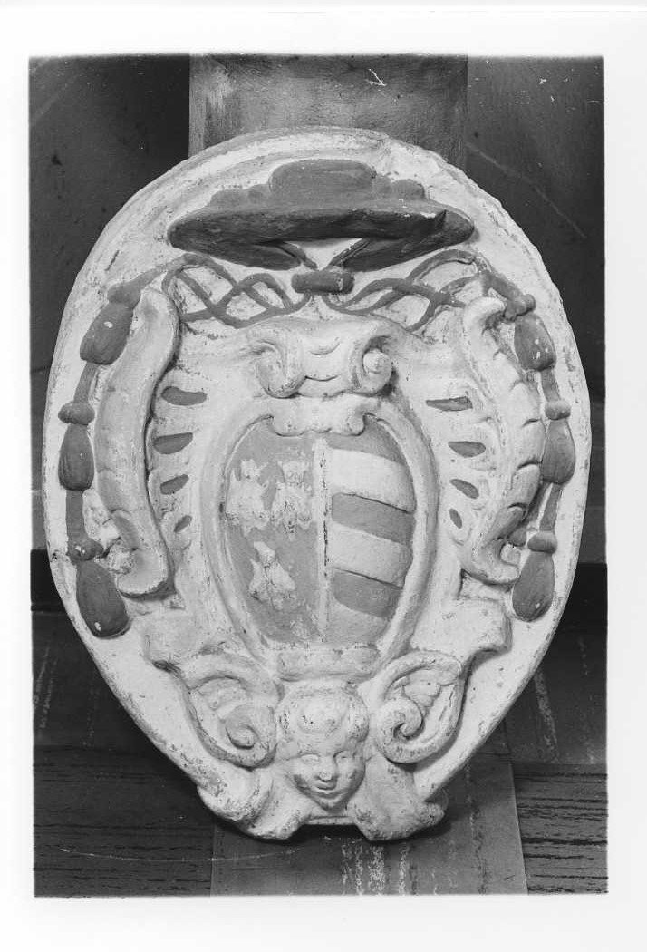 stemma prelatizio (rilievo) - ambito marchigiano (seconda metà sec. XIX)