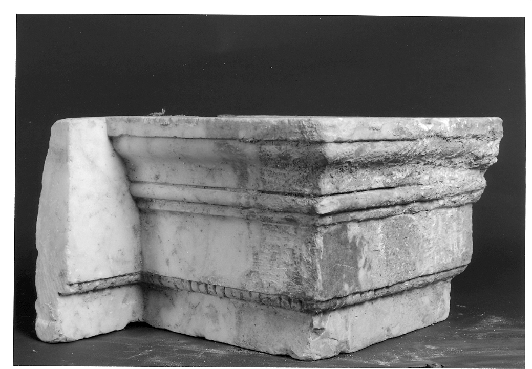 portale, frammento - ambito marchigiano (fine/inizio secc. XV/ XVI)
