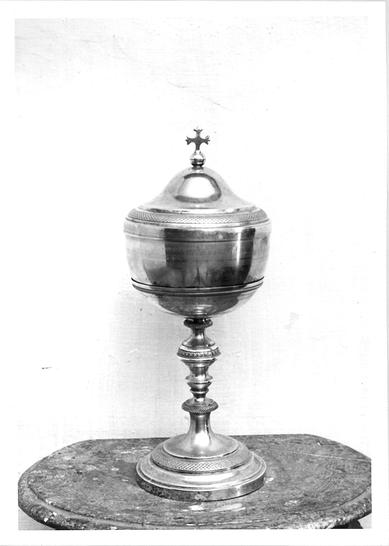 pisside - bottega marchigiana (metà sec. XX)