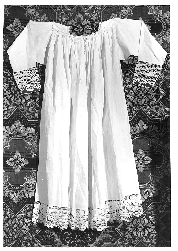 camice ecclesiastico - manifattura marchigiana (metà sec. XX)