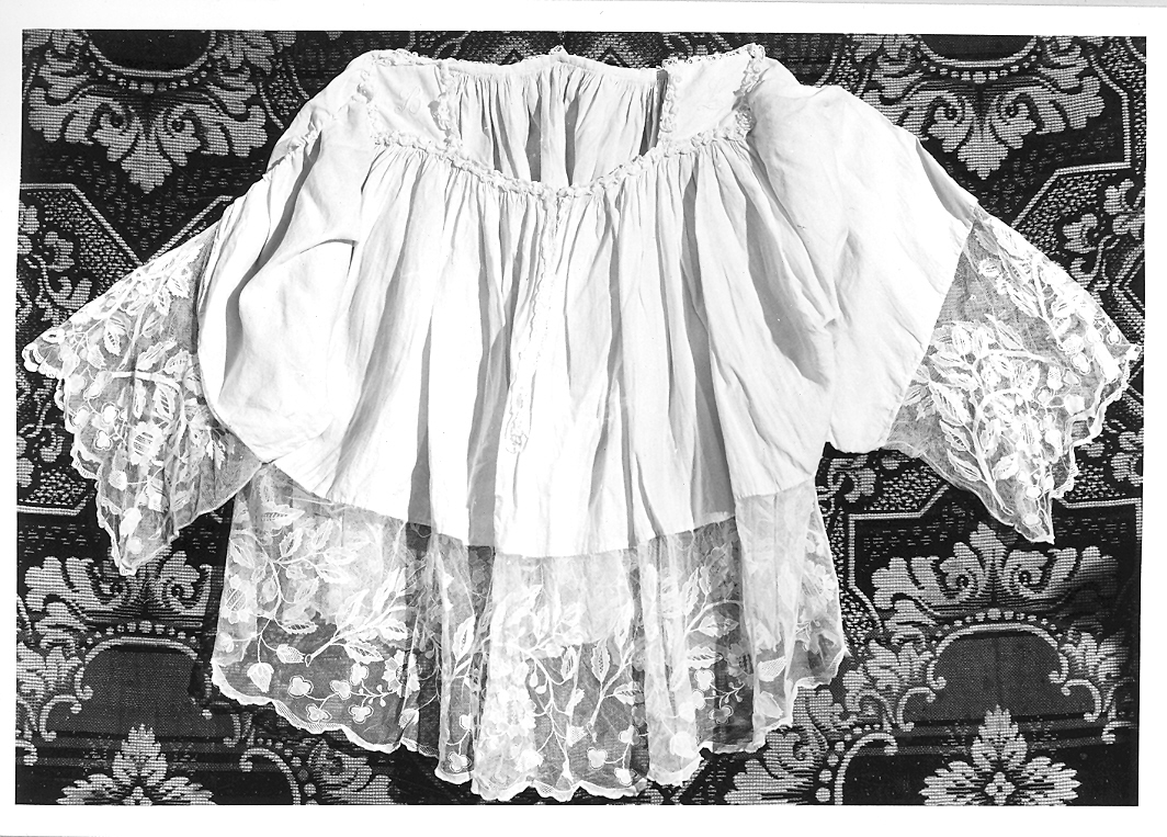 camice ecclesiastico - manifattura marchigiana (metà sec. XX)