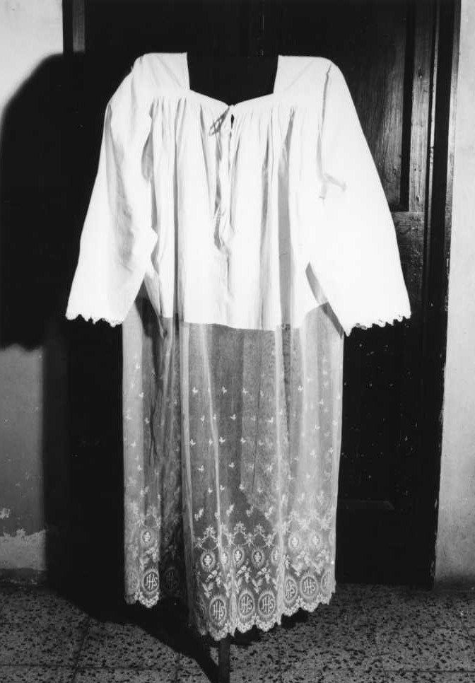 camice, serie - manifattura marchigiana (fine/inizio secc. XIX/ XX)