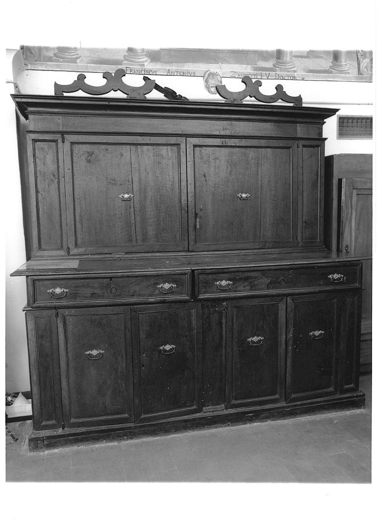 mobile da sacrestia - bottega marchigiana (seconda metà sec. XVIII)