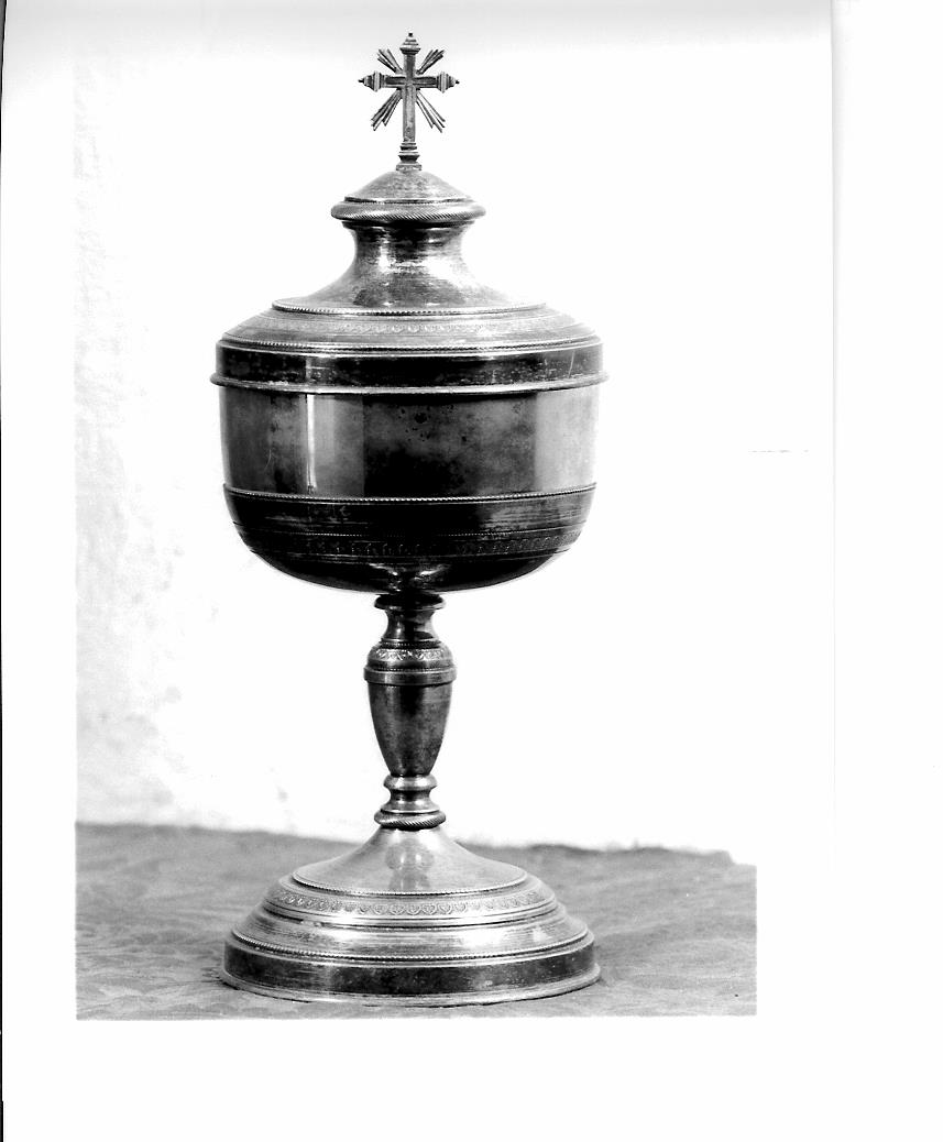 pisside - bottega marchigiana (prima metà sec. XX)