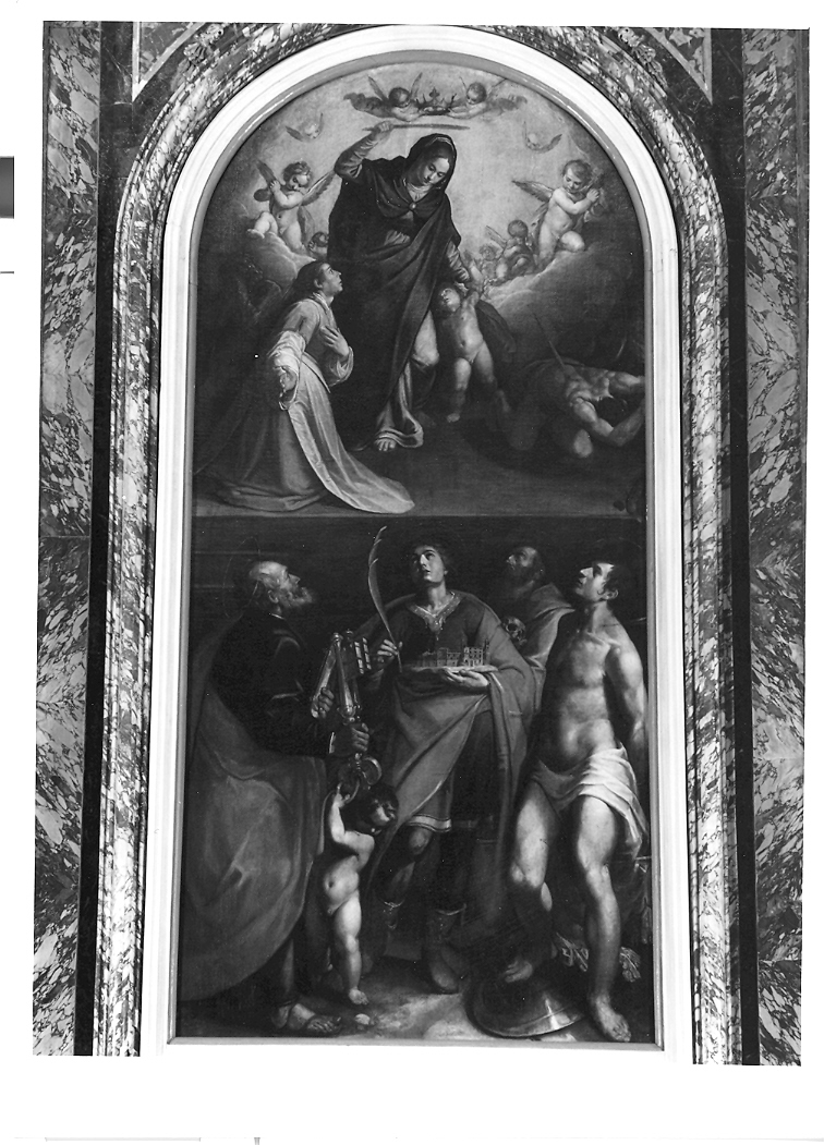 Madonna del Soccorso con San Pietro, San Vito, San Francesco e San Sebastiano (dipinto) di Bellini Filippo (fine sec. XVI)