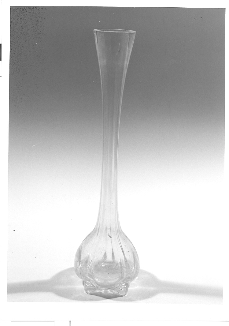vaso, serie - manifattura marchigiana (primo quarto sec. XX)