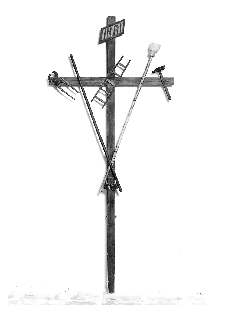 croce della Passione - manifattura marchigiana (prima metà sec. XX)
