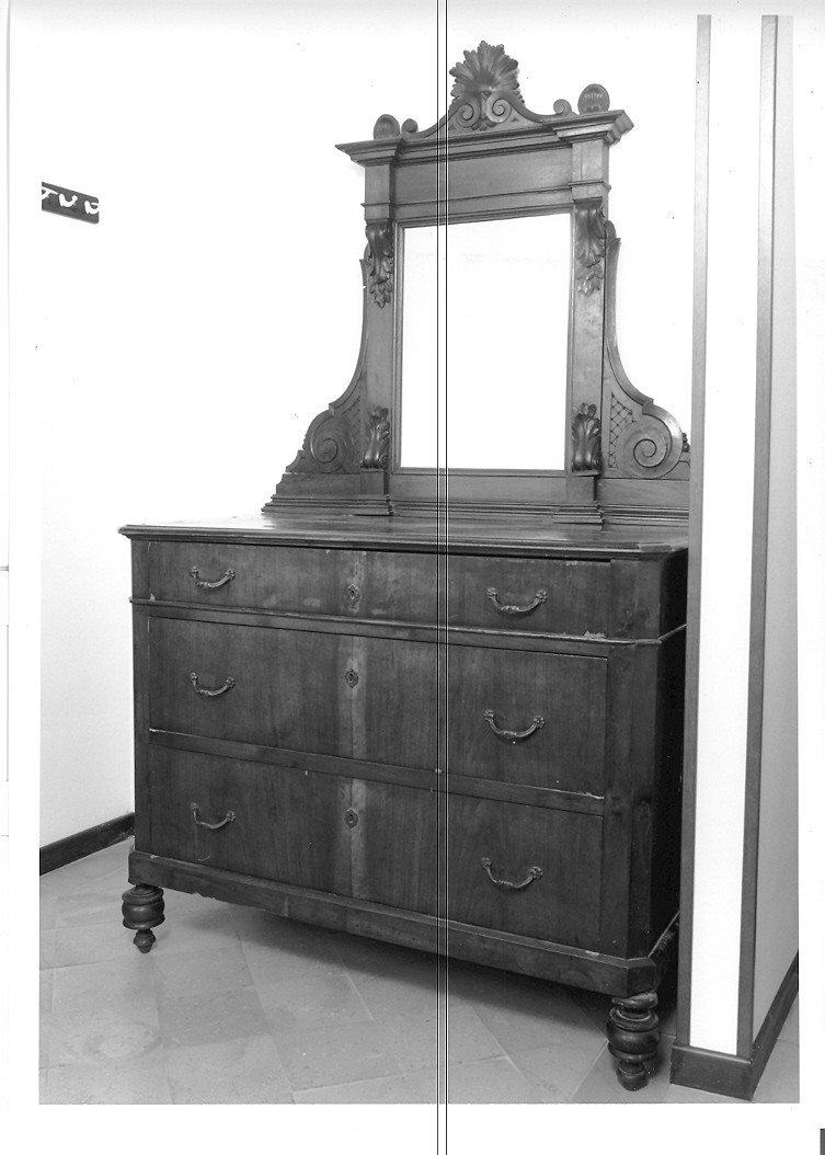 cassettone - bottega marchigiana (ultimo quarto sec. XIX)