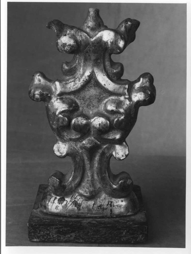 vaso d'altare con composizione floreale - manifattura marchigiana (sec. XVIII)