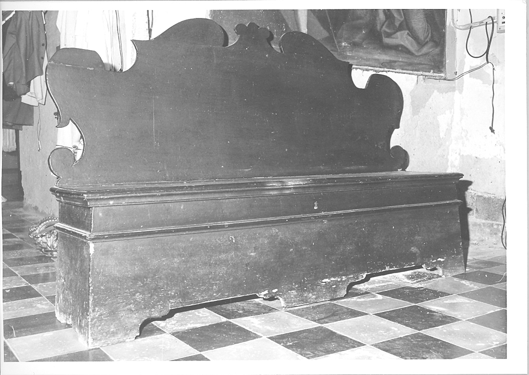 cassapanca - bottega marchigiana (fine, inizio sec. XVIII, sec. XIX)