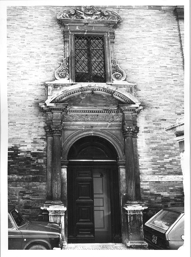 portale - bottega italiana (sec. XVI)