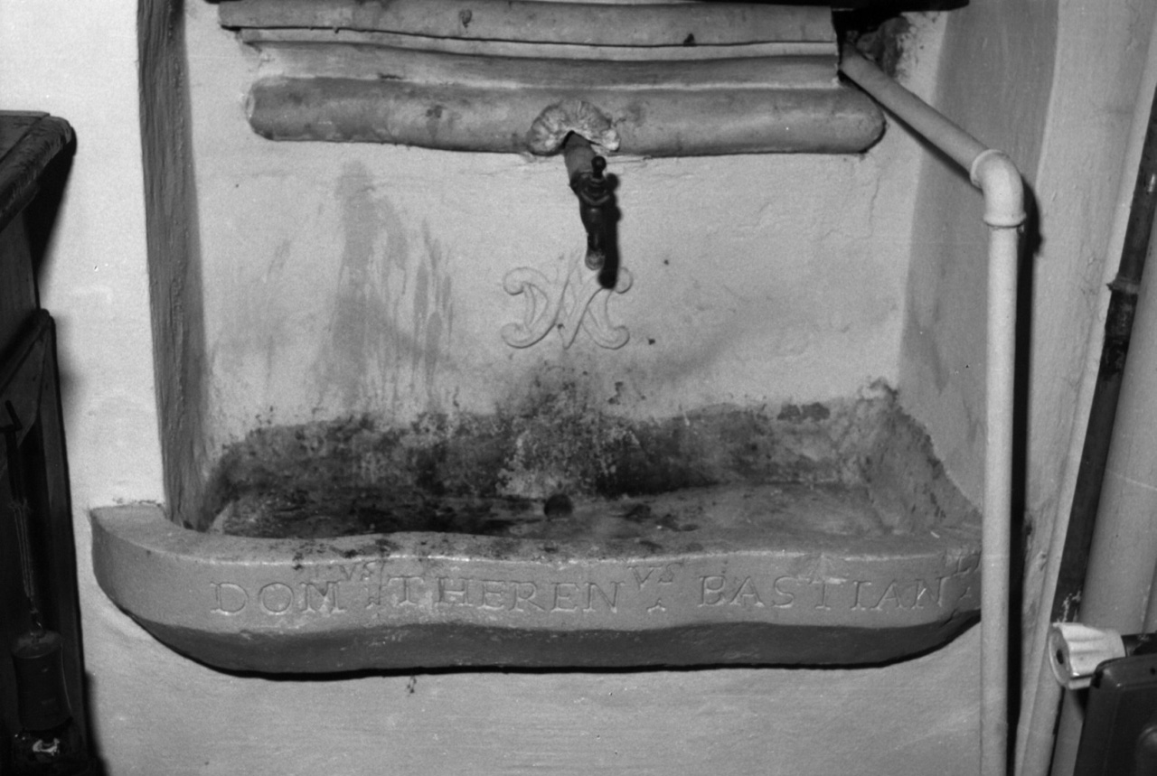 lavabo - bottega pesarese (sec. XVIII)