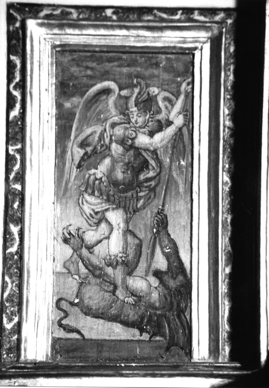 San Michele Arcangelo combatte Satana (pannello, elemento d'insieme) - ambito marchigiano (fine/inizio secc. XVI/ XVII)