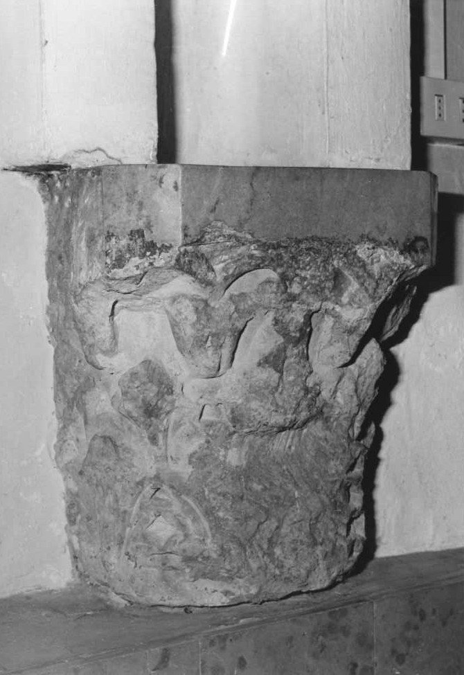 acquasantiera, coppia - bottega marchigiana (primo quarto sec. XVII)