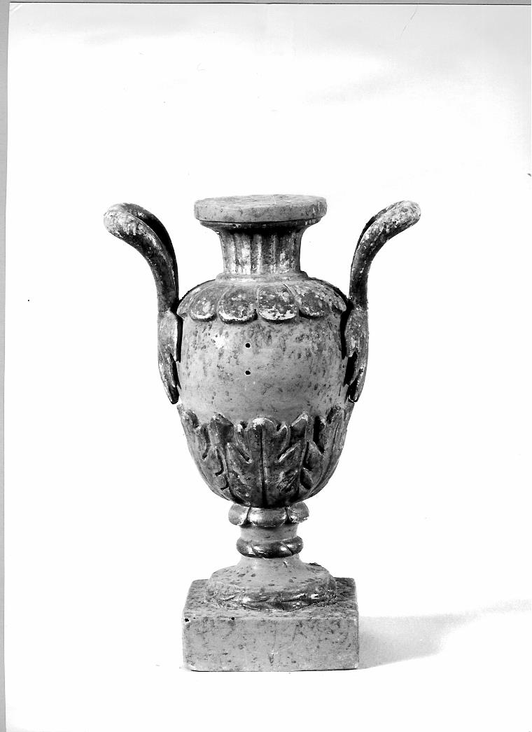 vaso d'altare con composizione floreale, serie - bottega marchigiana (sec. XIX)