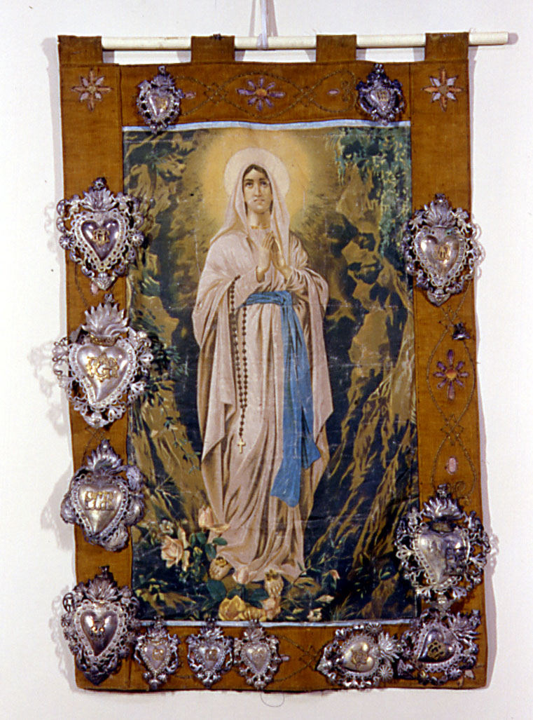 apparizione della Madonna a Lourdes (stendardo processionale) - produzione marchigiana (prima metà sec. XX)
