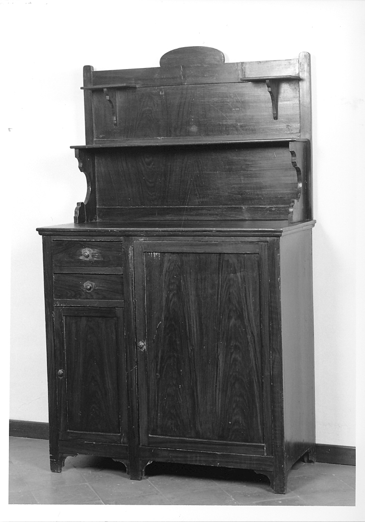 credenza - bottega marchigiana (primo quarto sec. XX)
