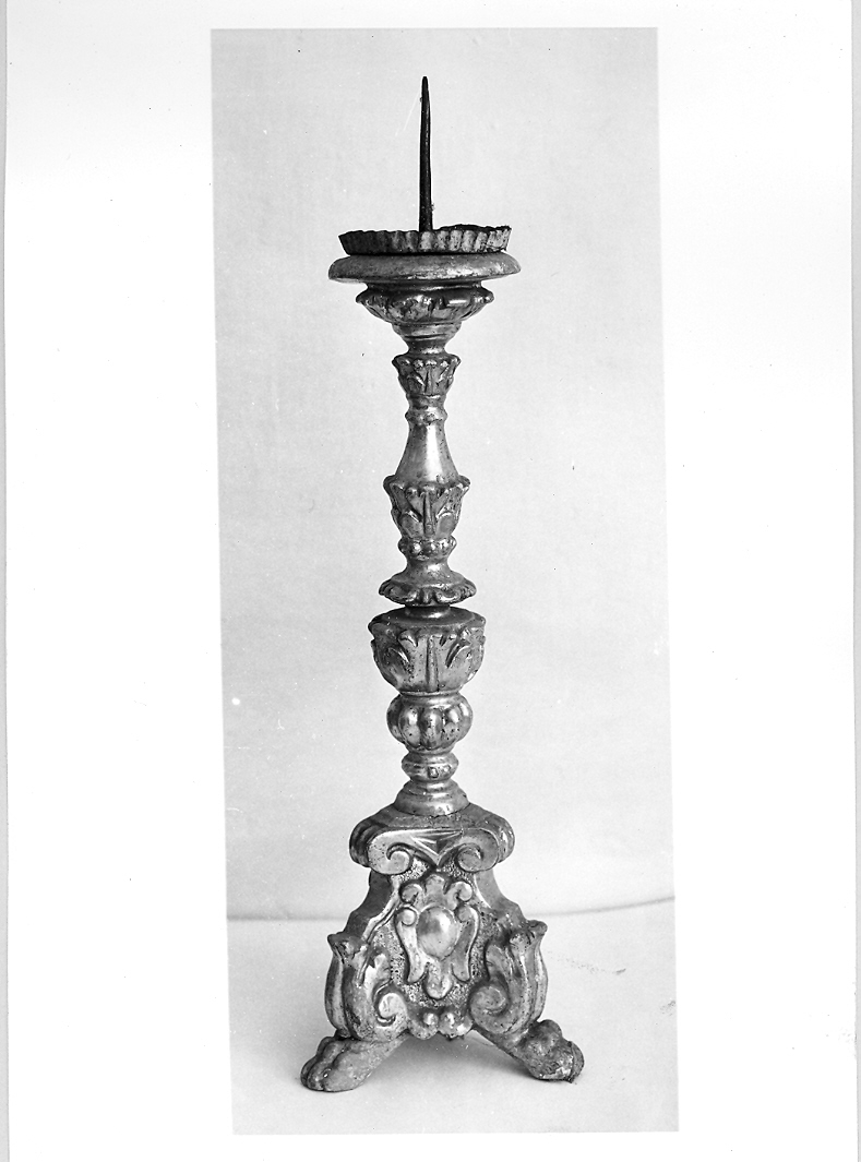 candeliere, coppia - bottega marchigiana (fine/inizio secc. XVII/ XVIII)